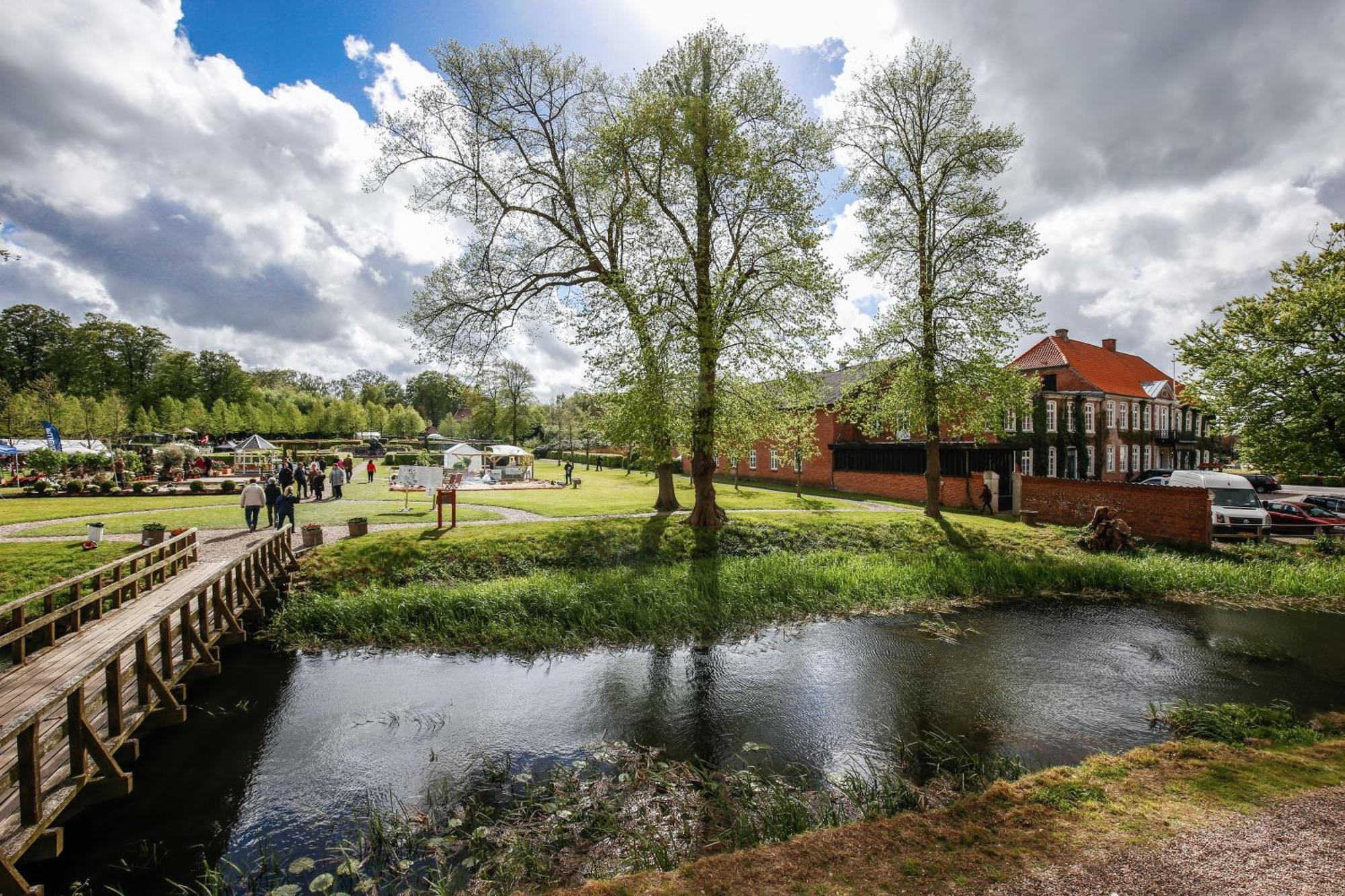 Den Gamle Kro Ved Gram Slot Exterior photo