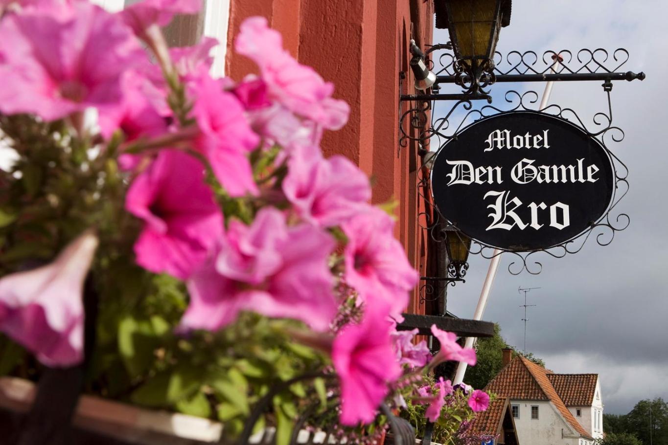 Den Gamle Kro Ved Gram Slot Exterior photo